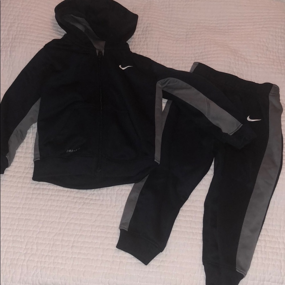 Nike Boys Sweatsuit 24 Month Navy Pants and Jacket